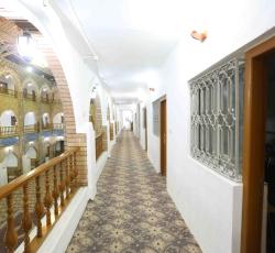 جوانب من باحة المدرسة المهدية الدينية في النجف الاشرف